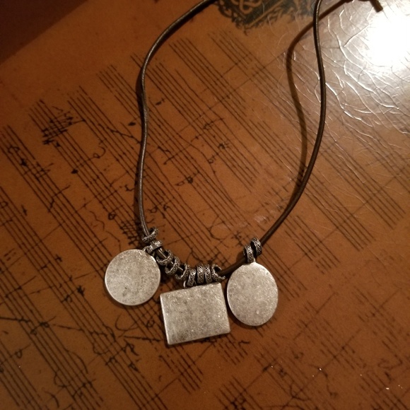 Antique-Inspired Silver Pendant Necklace - Picture 6 of 7